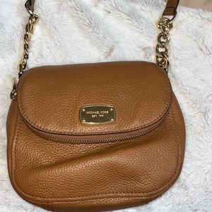 micheal kors crossbody